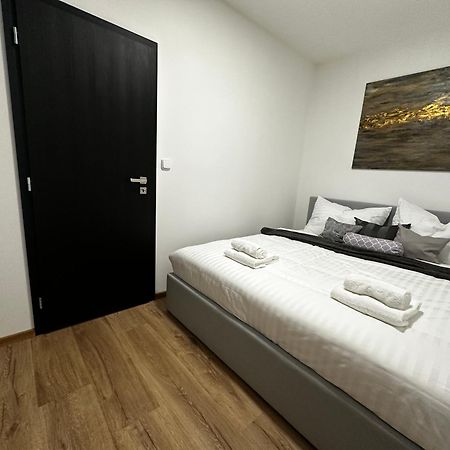 Hodonin Centre View Apartment Bagian luar foto