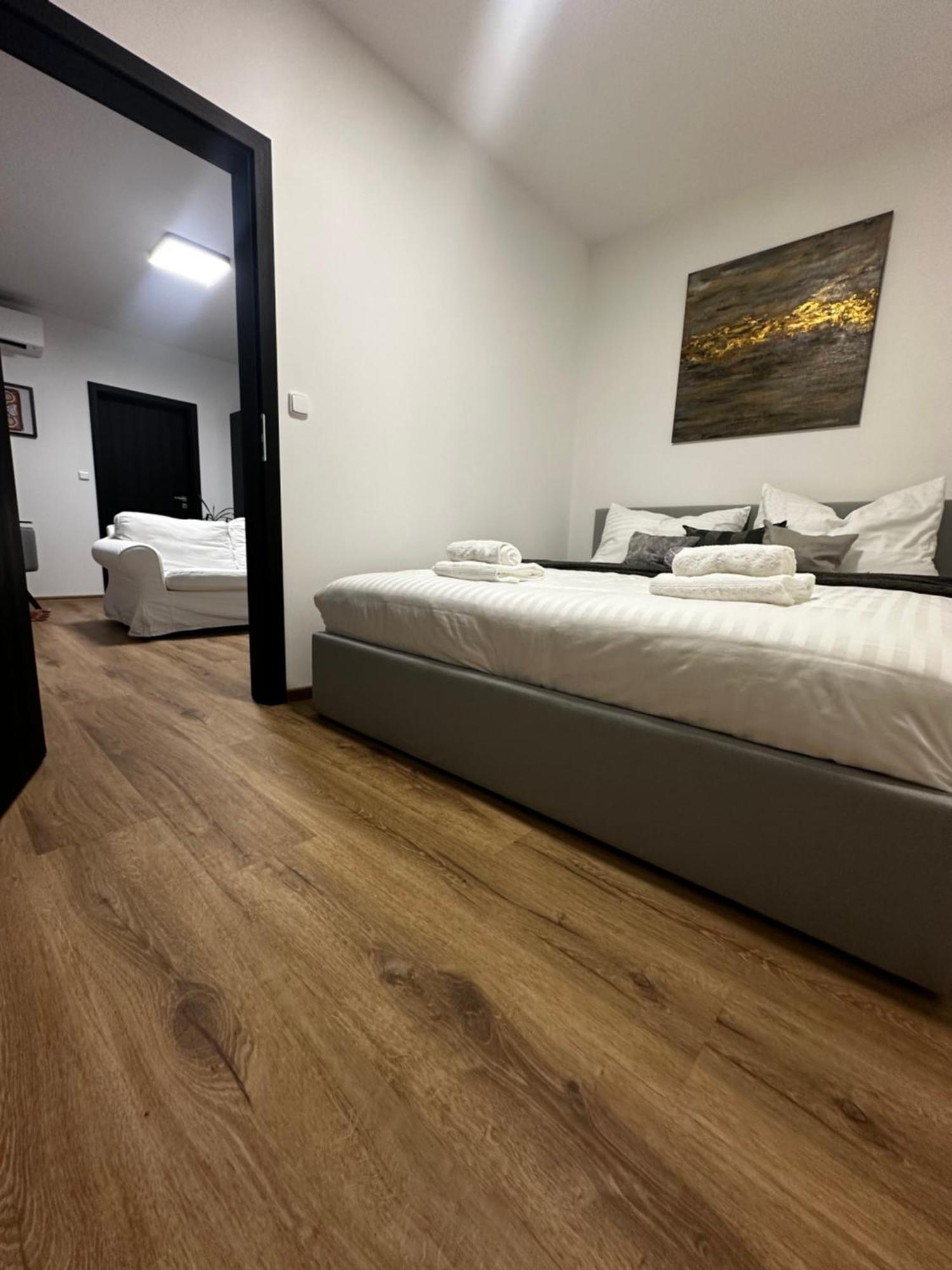 Hodonin Centre View Apartment Bagian luar foto